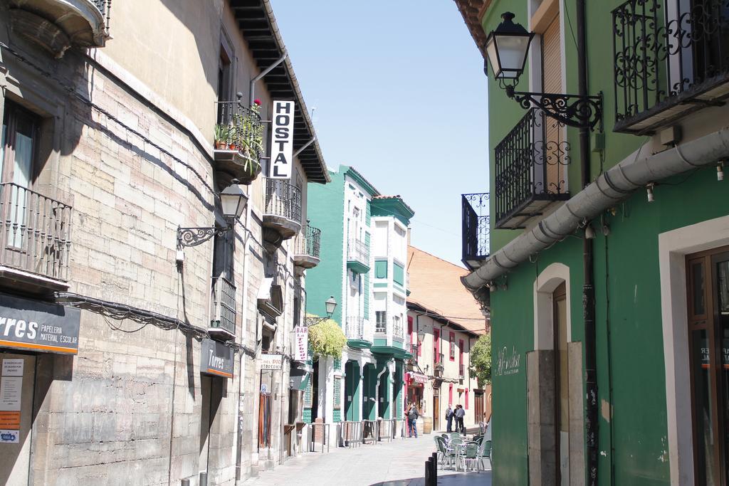 Hostal San Martin Leon Exterior photo